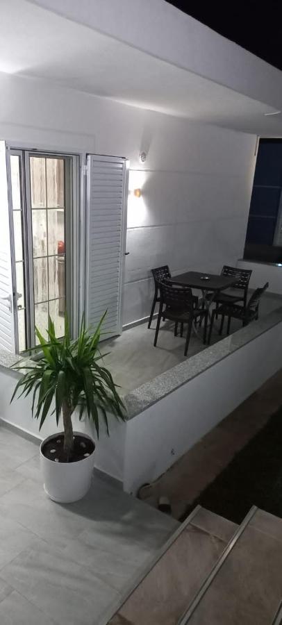 Arjan Dyli Guesthouse Ksamil Exteriör bild