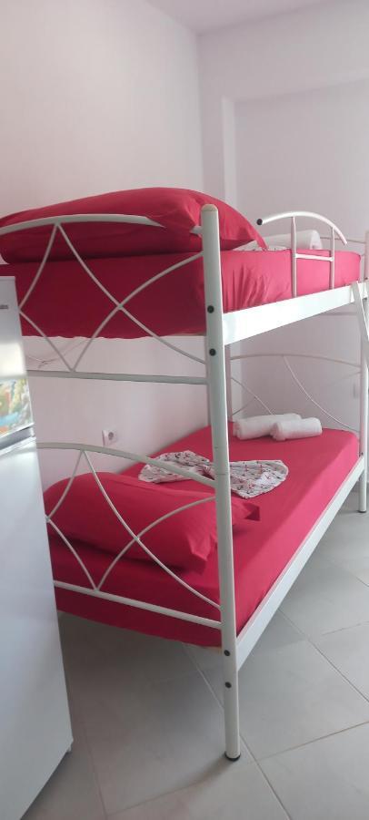 Arjan Dyli Guesthouse Ksamil Rum bild